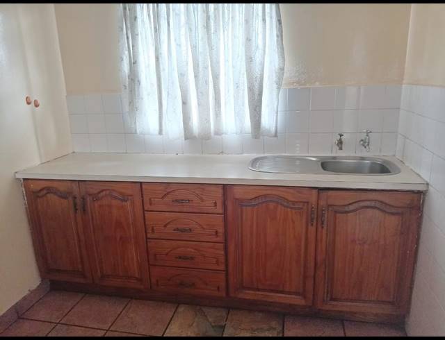 2 BEDROOM APARTMENT FOR SALE IN VANDERBIJLPARK CW 3